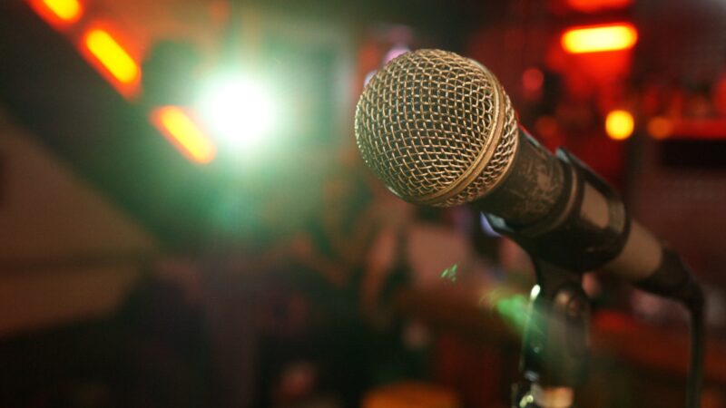 L'Auberge Autrement : Comedy on the Rocks